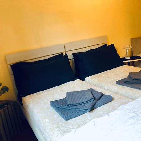 Campus Apartment Turin Bagian luar foto